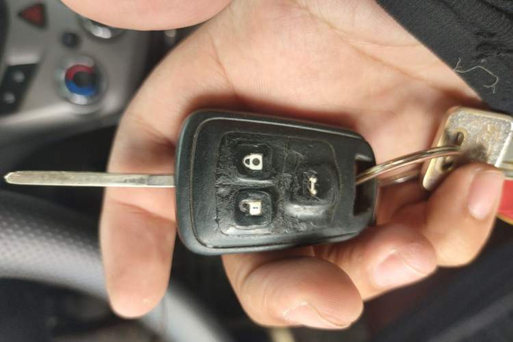 Used Chevrolet Aveo Sonic 2011 Sedan 1.4L MT SL Vehicle Key