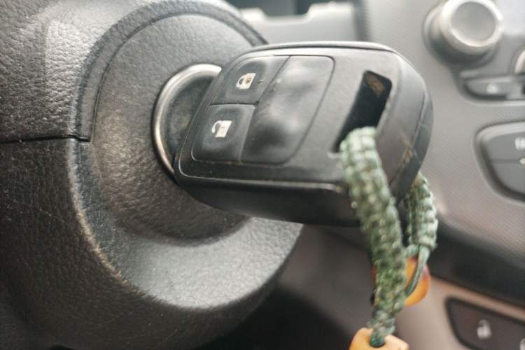 Used Chevrolet Aveo Sonic 2011 Hatchback 1.6L AT SX Vehicle Key