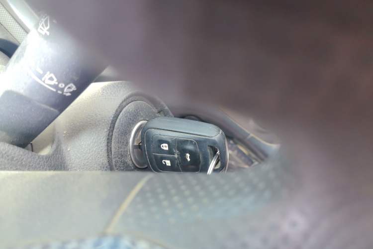 Used Chevrolet Aveo Sonic 2011 Sedan 1.4L MT SL Vehicle Key