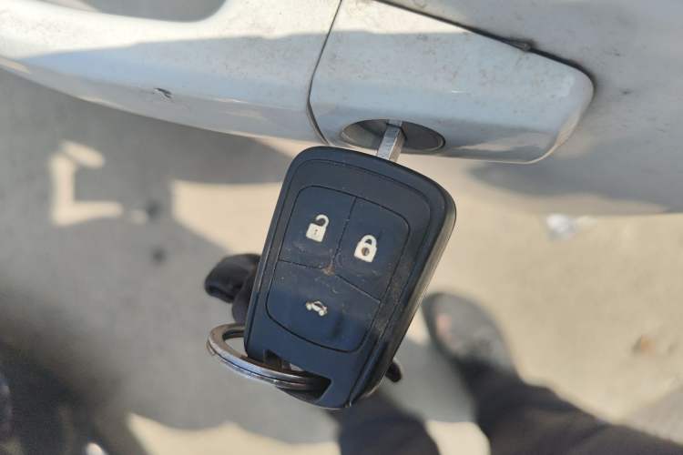 Used Chevrolet Aveo Sonic 2011 Sedan 1.4L MT SL Vehicle Key