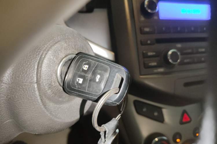 Used Chevrolet Aveo Sonic 2011 Sedan 1.4L MT SL Vehicle Key