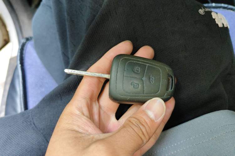 Used Chevrolet Aveo Sonic 2011 Sedan 1.4L MT SL Vehicle Key