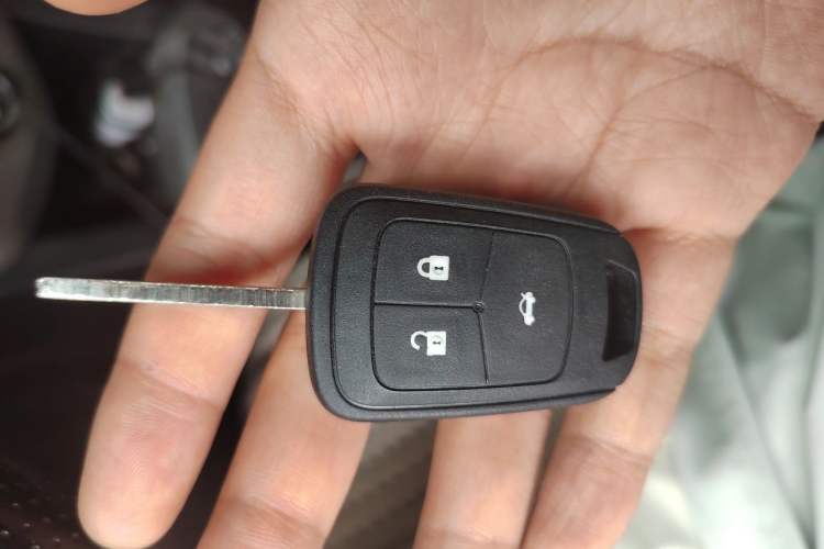 Used Chevrolet Aveo Sonic 2011 Sedan 1.4L MT SL Vehicle Key