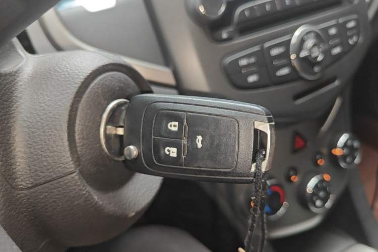 Used Chevrolet Aveo Sonic 2011 Sedan 1.4L Manual Transmission SE Vehicle Key