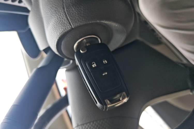 Used Chevrolet Aveo Sonic 2011 Sedan 1.4L Manual Transmission SE Vehicle Key