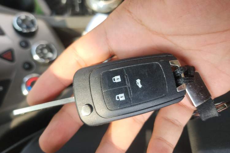Used Chevrolet Aveo Sonic 2011 Sedan 1.4L Manual Transmission SE Vehicle Key