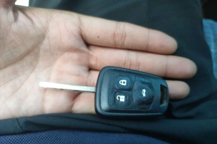 Used Chevrolet Aveo Sonic 2011 Sedan 1.4L MT SL Vehicle Key