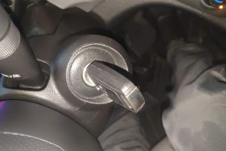 Used Chevrolet Aveo Sonic 2011 Hatchback 1.4L MT SL Vehicle Key