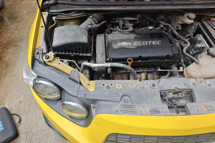 Used Chevrolet Aveo Sonic 2011 Hatchback 1.6L AT SX Engine Bay Right