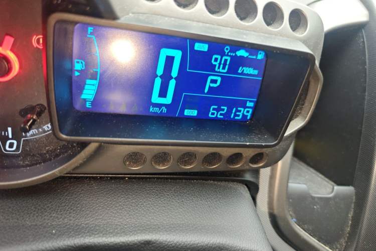 Used Chevrolet Aveo Sonic 2011 Hatchback 1.6L AT SX Odometer Close Up