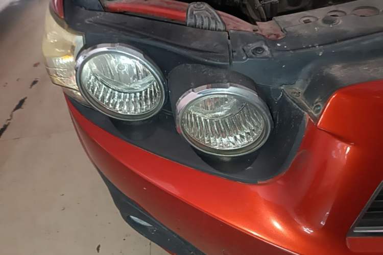 Used Chevrolet Aveo Sonic 2011 Sedan 1.4L Manual Transmission SE Right Front Headlight