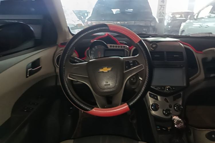Used Chevrolet Aveo Sonic 2011 Sedan 1.4L Manual Transmission SE Steering Wheel