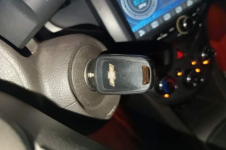 Used Chevrolet Aveo Sonic 2011 Sedan 1.4L Manual Transmission SE Vehicle Key
