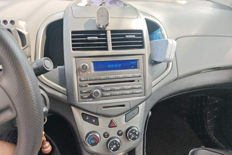 Used Chevrolet Aveo Sonic 2013 Sedan 1.4L Automatic with Sunroof Audio And AC Panel
