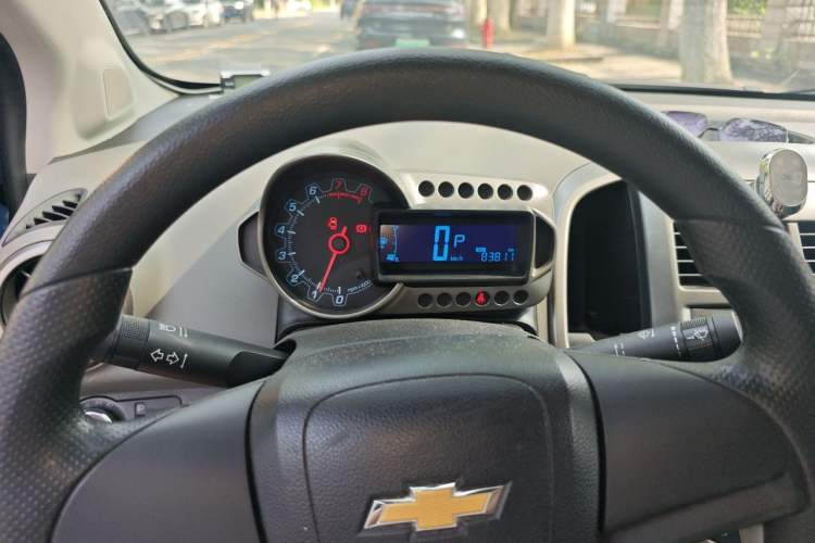 Used Chevrolet Aveo Sonic 2013 Sedan 1.4L Automatic with Sunroof Instrument Cluster