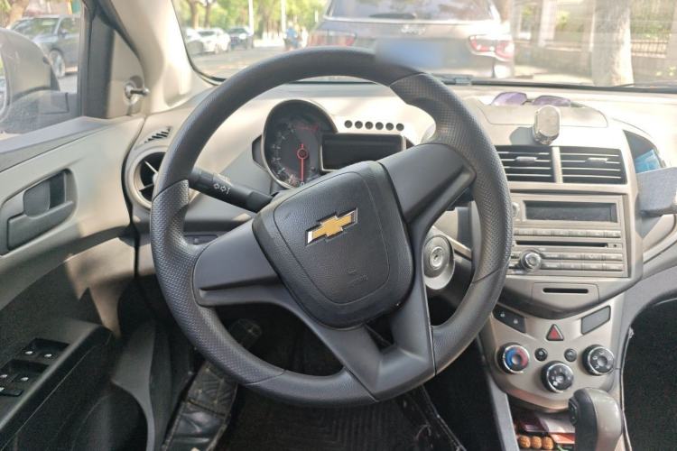 Used Chevrolet Aveo Sonic 2013 Sedan 1.4L Automatic with Sunroof Steering Wheel