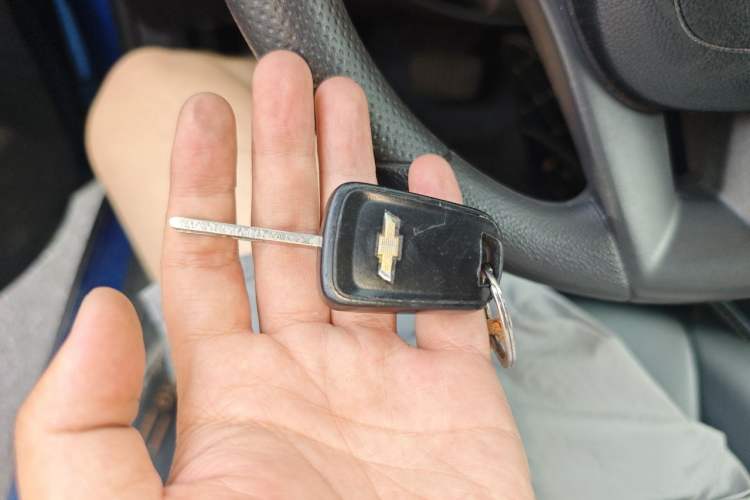 Used Chevrolet Aveo Sonic 2013 Sedan 1.4L Automatic with Sunroof Vehicle Key