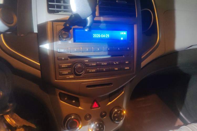 Used Chevrolet Aveo Sonic 2013 Sedan 1.4L Automatic with Sunroof Audio And AC Panel