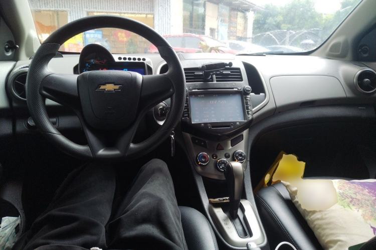 Used Chevrolet Aveo Sonic 2013 Sedan 1.4L Automatic with Sunroof Center Console