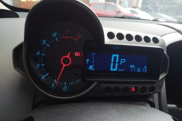 Used Chevrolet Aveo Sonic 2013 Sedan 1.4L Automatic with Sunroof Instrument Cluster