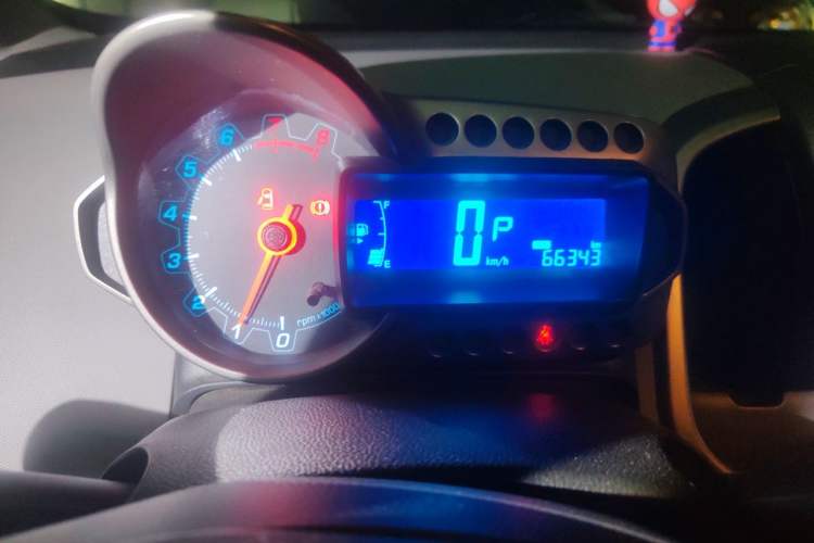 Used Chevrolet Aveo Sonic 2013 Sedan 1.4L Automatic with Sunroof Instrument Cluster