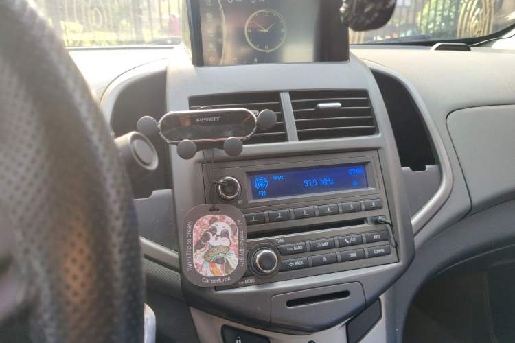 Used Chevrolet Aveo Sonic 2013 Sedan 1.4L Automatic with Sunroof Audio And AC Panel