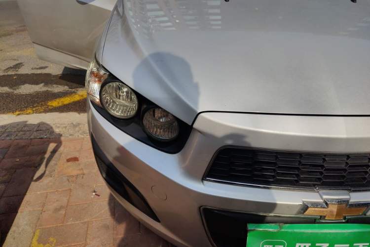 Used Chevrolet Aveo Sonic 2013 Sedan 1.4L Automatic with Sunroof Right Front Headlight