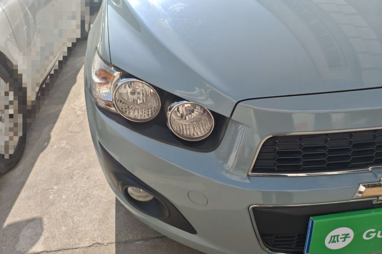 Used Chevrolet Aveo Sonic 2013 Sedan 1.6L AT SX Stylish Audio-Visual Edition Right Front Headlight