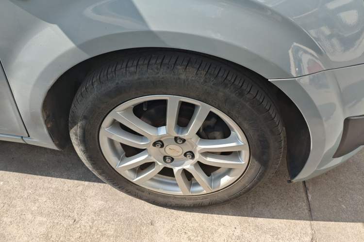 Used Chevrolet Aveo Sonic 2013 Sedan 1.6L AT SX Stylish Audio-Visual Edition Right Front Wheel Hub