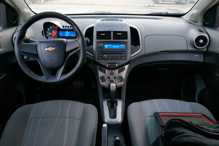 Used Chevrolet Aveo Sonic 2013 Sedan 1.4L Automatic with Sunroof Audio And AC Panel