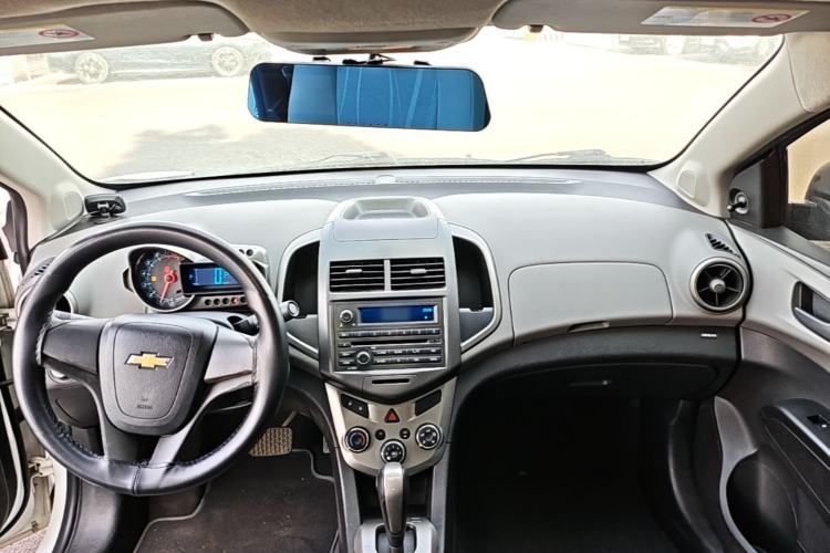 Used Chevrolet Aveo Sonic 2013 Sedan 1.4L Automatic with Sunroof Center Console