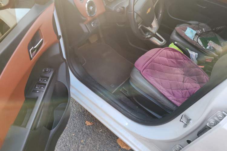 Used Chevrolet Aveo Sonic 2013 Sedan 1.4L Automatic with Sunroof Driver Seat