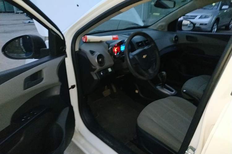 Used Chevrolet Aveo Sonic 2013 Sedan 1.4L Automatic with Sunroof Driver Seat