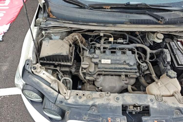 Used Chevrolet Aveo Sonic 2013 Sedan 1.4L Automatic with Sunroof Engine Bay Right