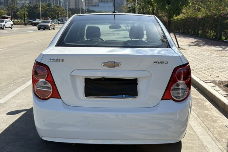 Used Chevrolet Aveo Sonic 2013 Sedan 1.4L Automatic with Sunroof Exterior 2