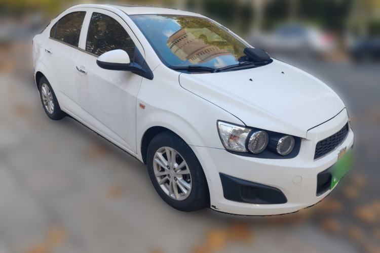 Used Chevrolet Aveo Sonic 2013 Sedan 1.4L Automatic with Sunroof Front Right 45 Deg