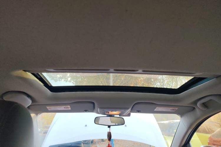 Used Chevrolet Aveo Sonic 2013 Sedan 1.4L Automatic with Sunroof Headliner