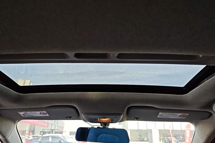Used Chevrolet Aveo Sonic 2013 Sedan 1.4L Automatic with Sunroof Headliner