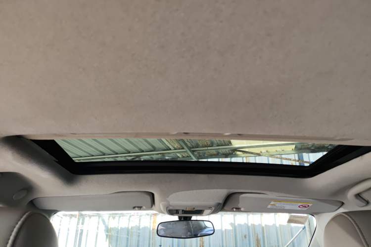Used Chevrolet Aveo Sonic 2013 Sedan 1.4L Automatic with Sunroof Headliner