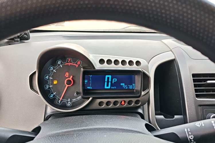 Used Chevrolet Aveo Sonic 2013 Sedan 1.4L Automatic with Sunroof Instrument Cluster