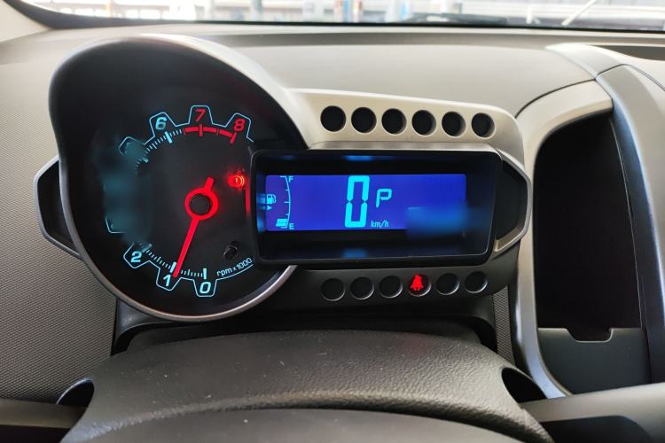 Used Chevrolet Aveo Sonic 2013 Sedan 1.4L Automatic with Sunroof Instrument Cluster