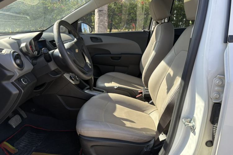 Used Chevrolet Aveo Sonic 2013 Sedan 1.4L Automatic with Sunroof Interior 2