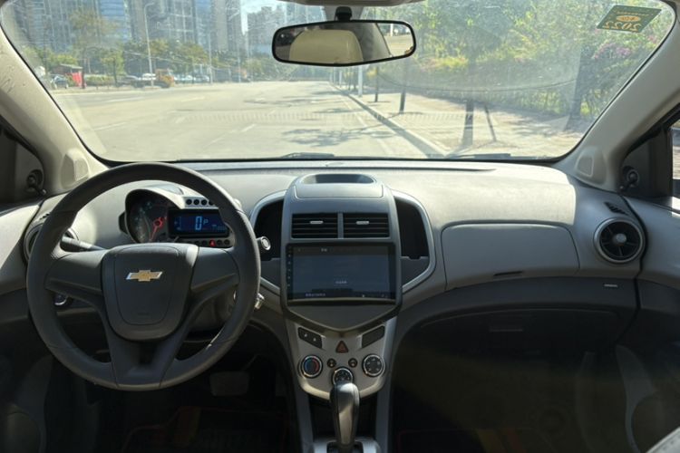 Used Chevrolet Aveo Sonic 2013 Sedan 1.4L Automatic with Sunroof Interior 3