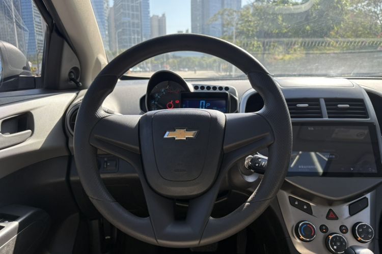Used Chevrolet Aveo Sonic 2013 Sedan 1.4L Automatic with Sunroof Interior 5