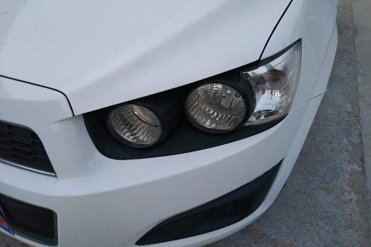 Used Chevrolet Aveo Sonic 2013 Sedan 1.4L Automatic with Sunroof Left Front Headlight