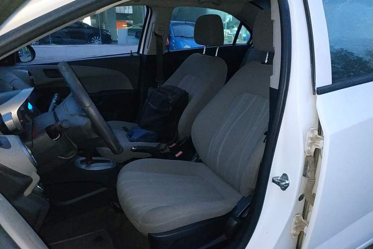 Used Chevrolet Aveo Sonic 2013 Sedan 1.4L Automatic with Sunroof Left Front Seat