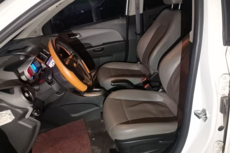 Used Chevrolet Aveo Sonic 2013 Sedan 1.6L AT SX Stylish Audio-Visual Edition Left Front Seat
