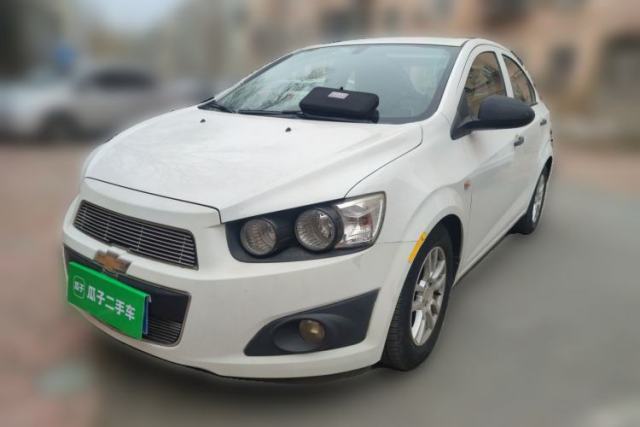 Used Chevrolet Aveo Sonic 2013 Sedan 1.4L Automatic with Sunroof