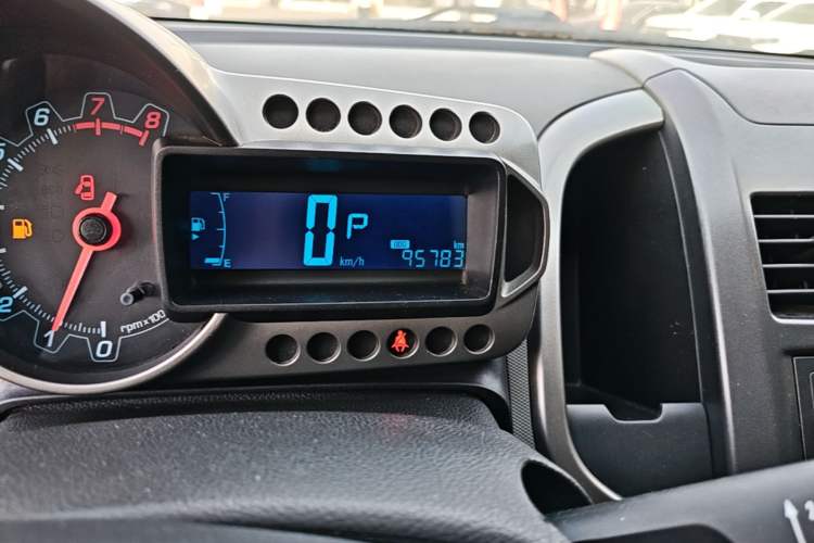 Used Chevrolet Aveo Sonic 2013 Sedan 1.4L Automatic with Sunroof Odometer Close Up