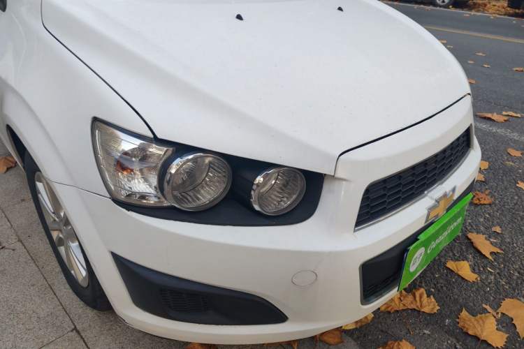 Used Chevrolet Aveo Sonic 2013 Sedan 1.4L Automatic with Sunroof Right Front Headlight